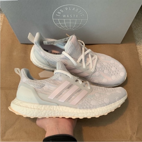 adidas UltraBOOST 5.0 DNA Polka Dot - Picture 9 of 10